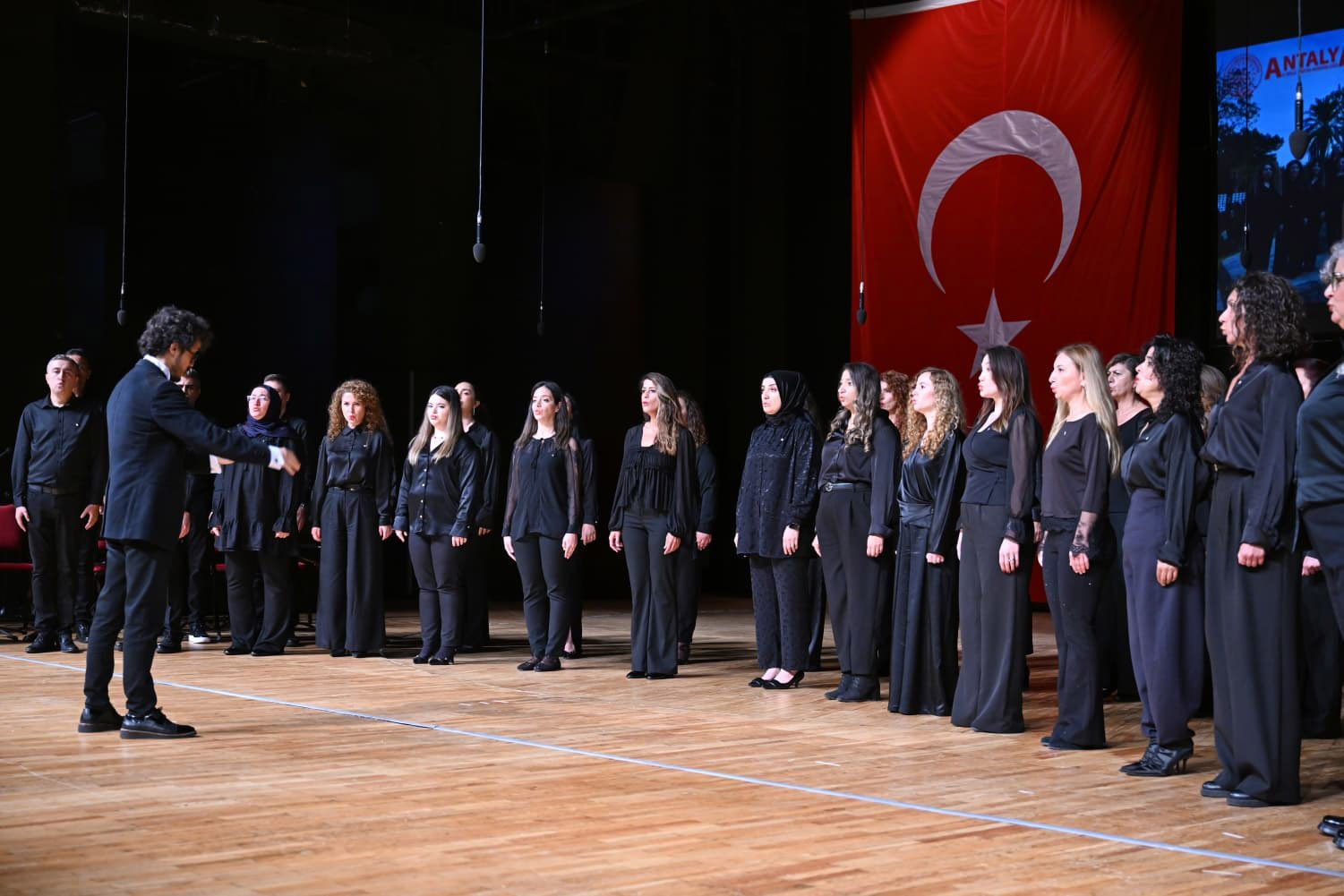 A N T A L Y A’ D A 24 K A S I M O G R E T M E N L E R G U N U K U T 1030693 305820