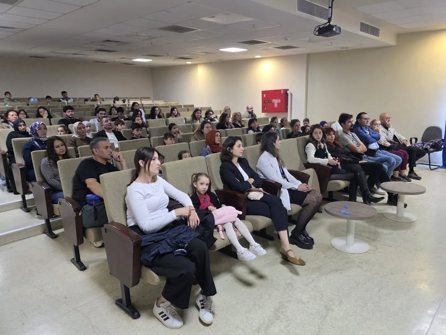 Adü Hastanesi’nde Diyabetli Çocuklar Için Farkındalık Etkinliği Düzenlendi (1)