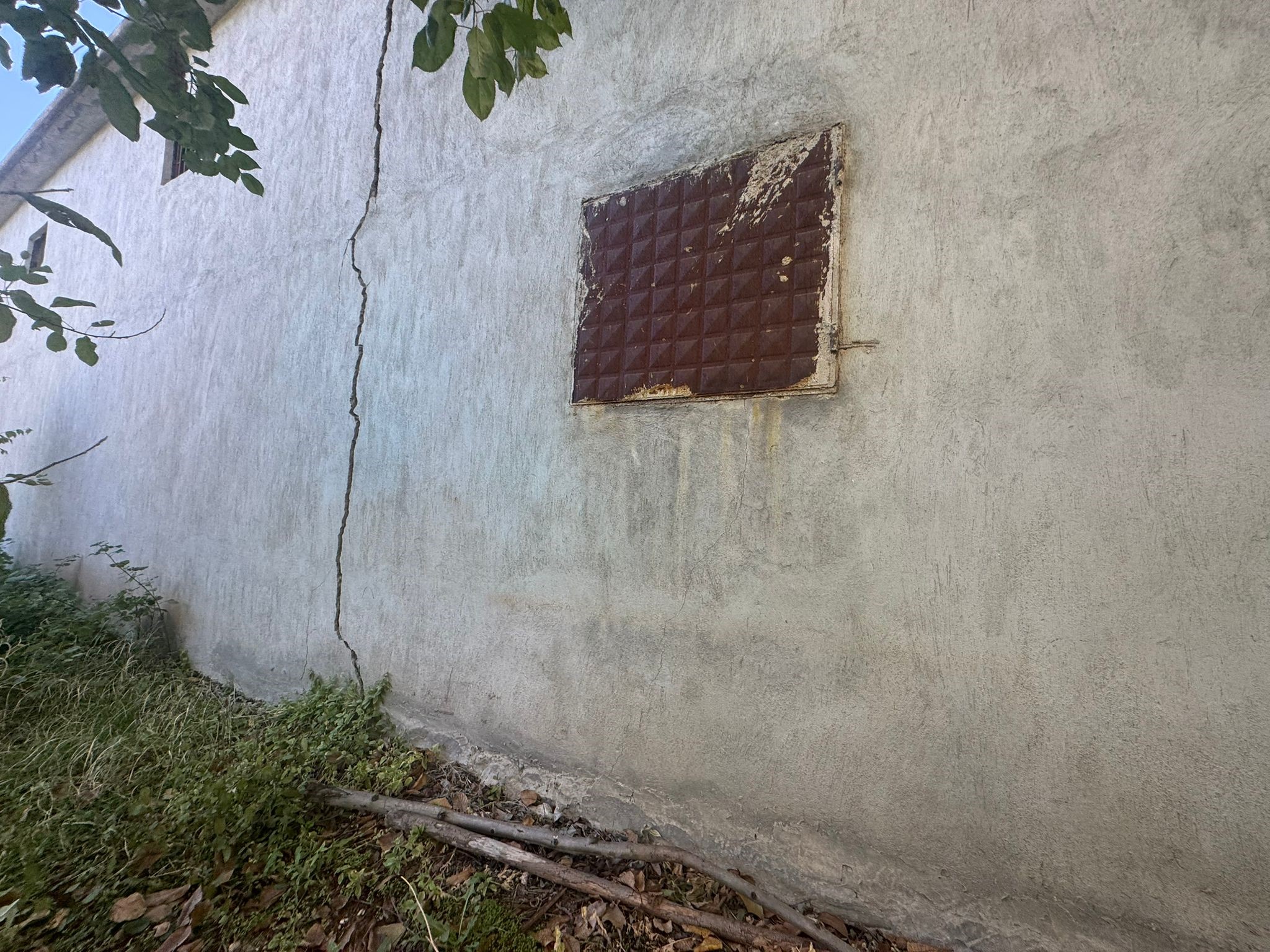 Afad Ekipleri, Eğirdir'de Obruk Oluşan Elma Bahçesinde Inceleme Yaptı (1)