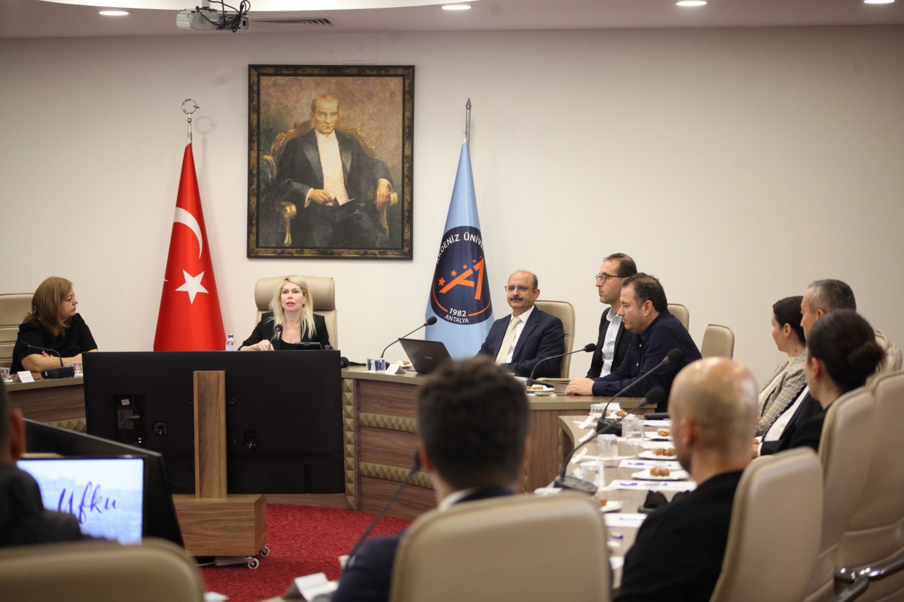 Akdeniz Üniversitesi Dış Paydaşlarıyla Bir Araya Geldi (2)