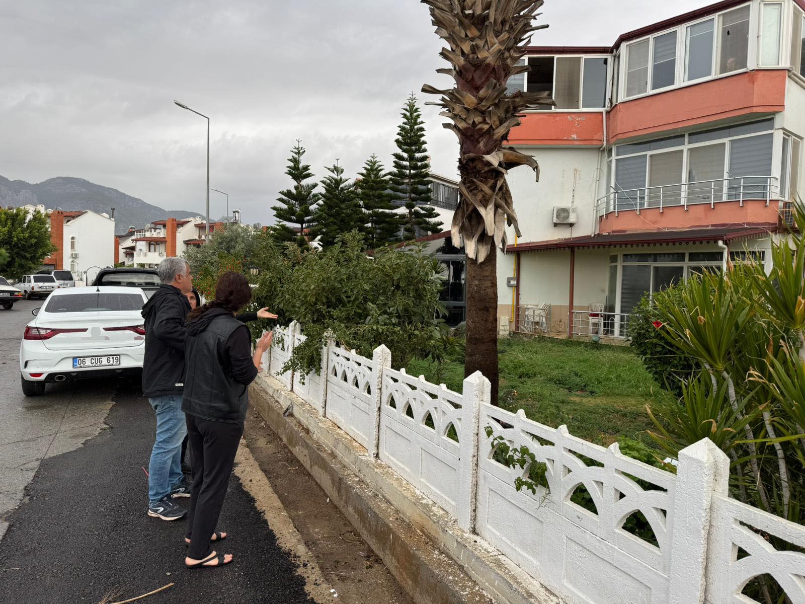 Akdeniz'de Hortum Kıyı Şeridini Vurdu (1)