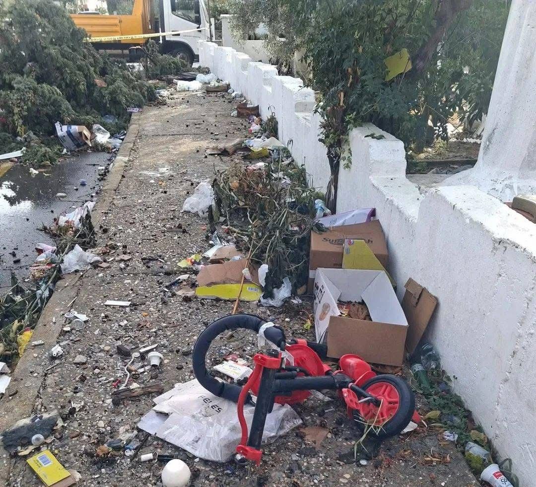 Akdeniz'de Hortum Kıyı Şeridini Vurdu (3)