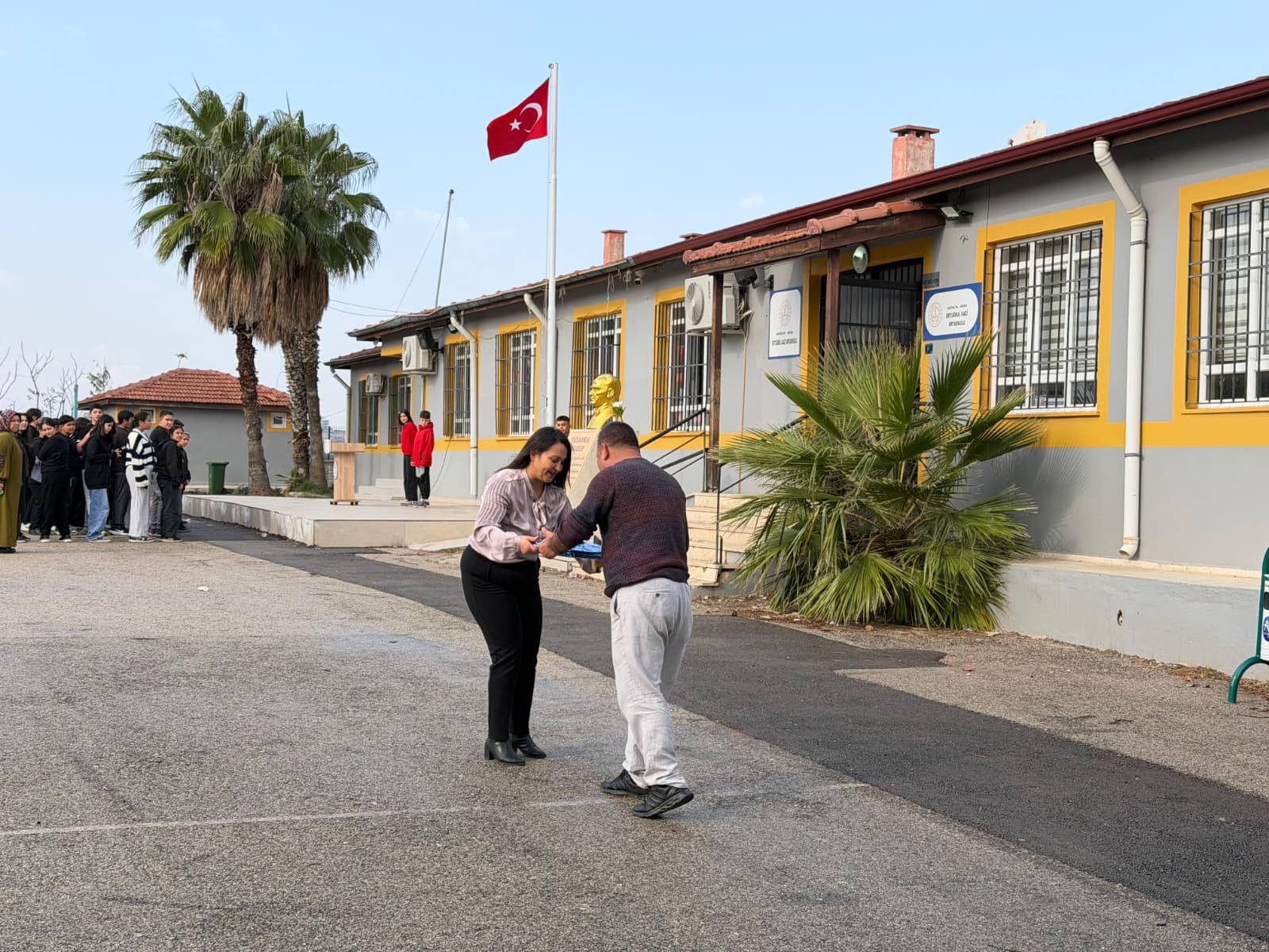 Aksu Belediyesi’nden Öğretmenler Günü’ne Özel Ziyaretler (1)