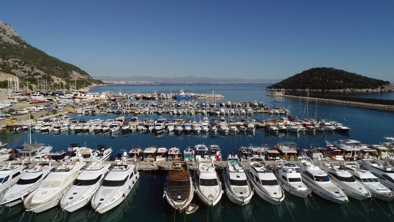 Antalya Balıkçı Barınağı (1)