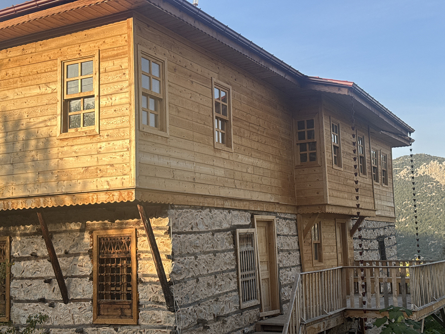 Antalya'da Ata Mirası Tarihi Düğmeli Evler Restore Ediliyor (7)