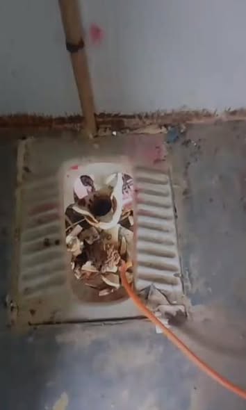 Antalya’da Belediyenin Otoparkına Saldırıp Ateşe Verdiler (2)