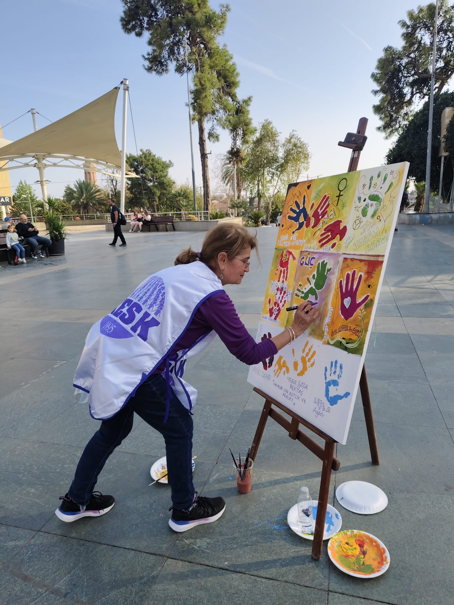 Antalya’da Kadınlar Umudun Resmini Çizdiler (2)