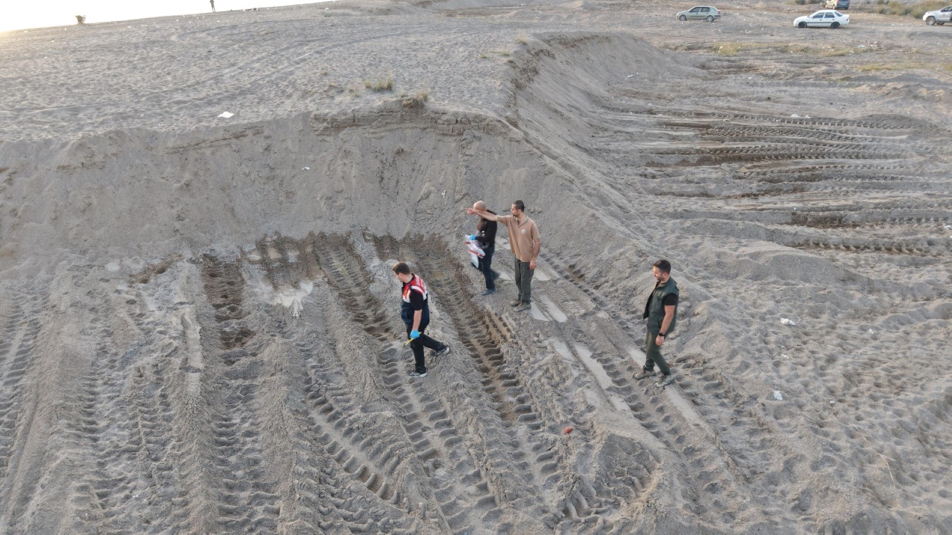 Antalya'da Kum Hırsızları Sahilleri Talan Etti (9)