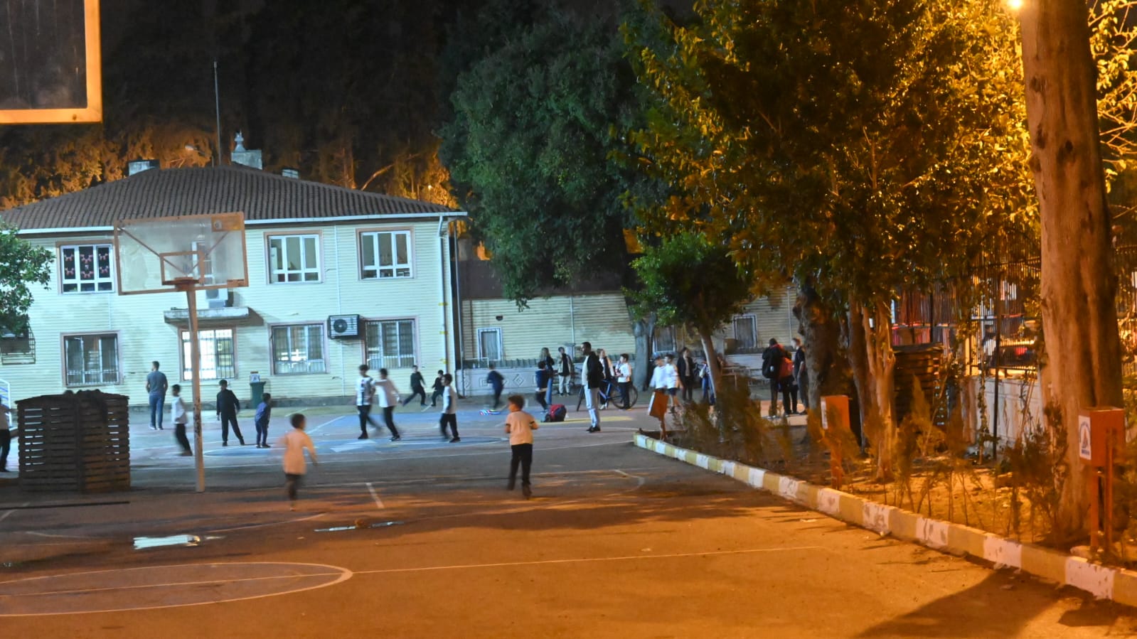 Antalya’nın Bu Okulunda Çocuklar Gün Yüzü Görmüyor (14)