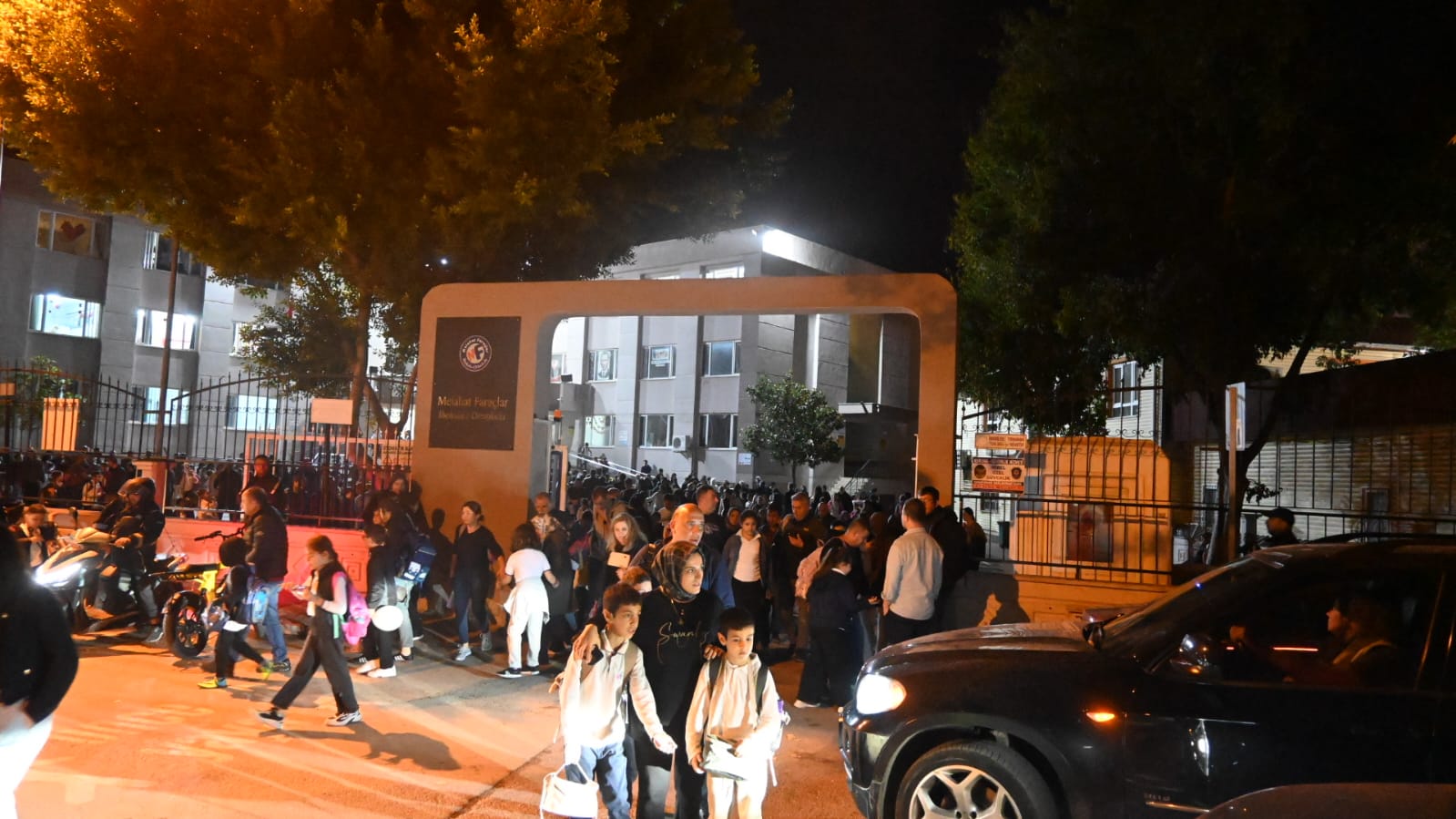 Antalya’nın Bu Okulunda Çocuklar Gün Yüzü Görmüyor (17)