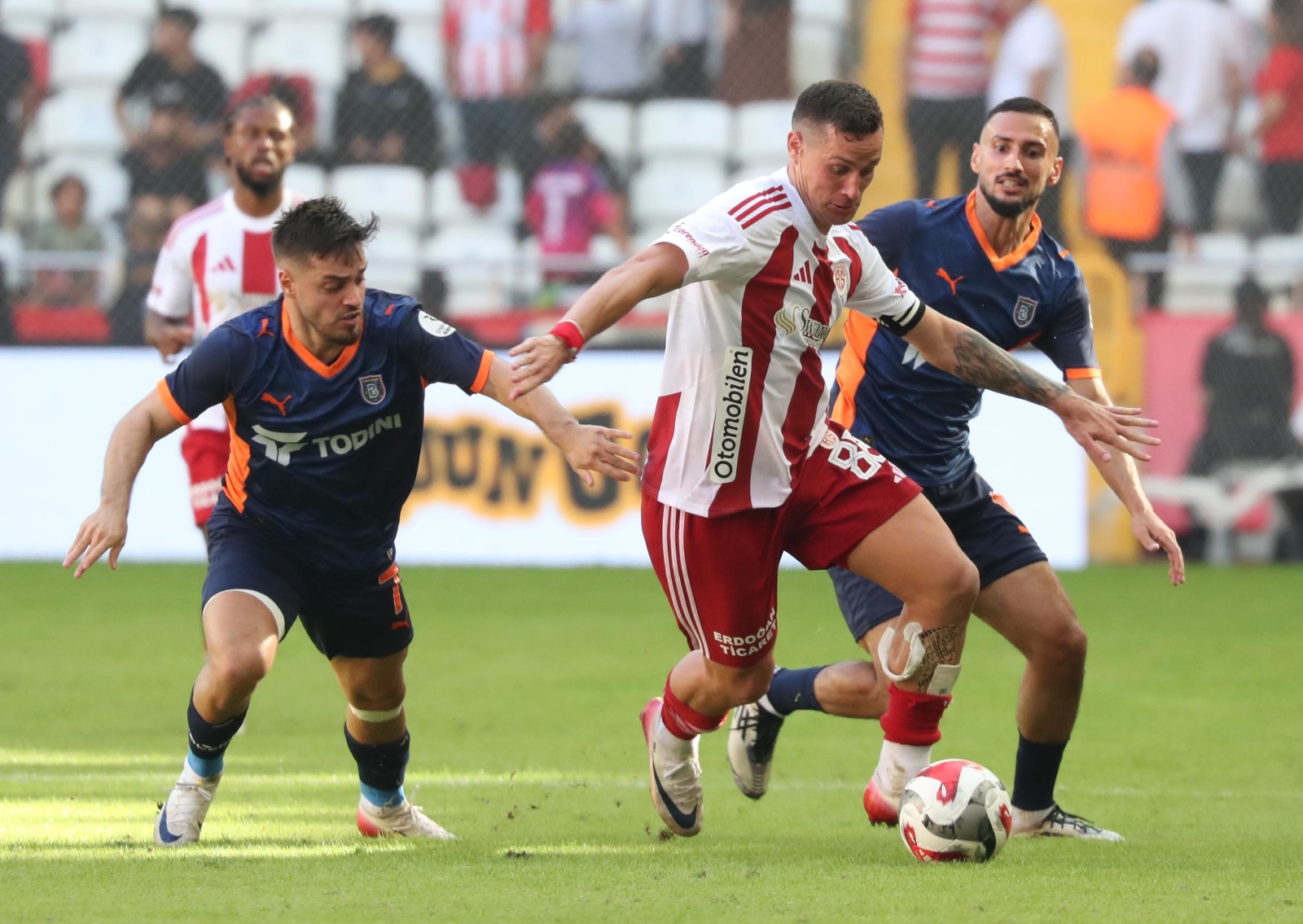 Antalyaspor Taraftarıyla Çöküyor (1)