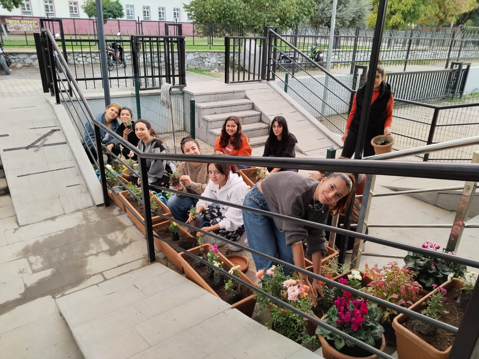 Aydında Öğrenciler Fidan Dikti (4)