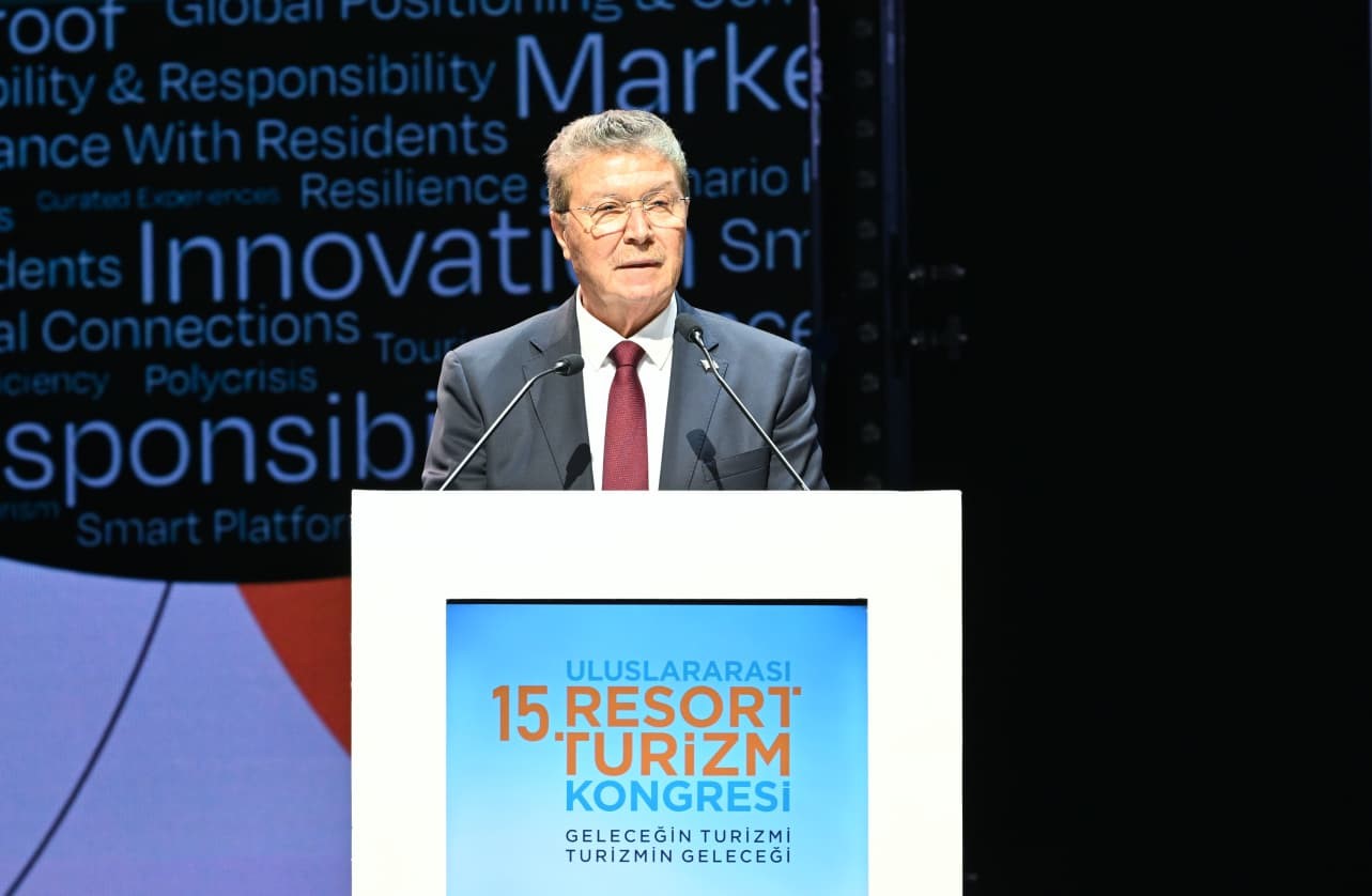 Bakan Ersoy’dan Turizmcilere Uyarı (1)