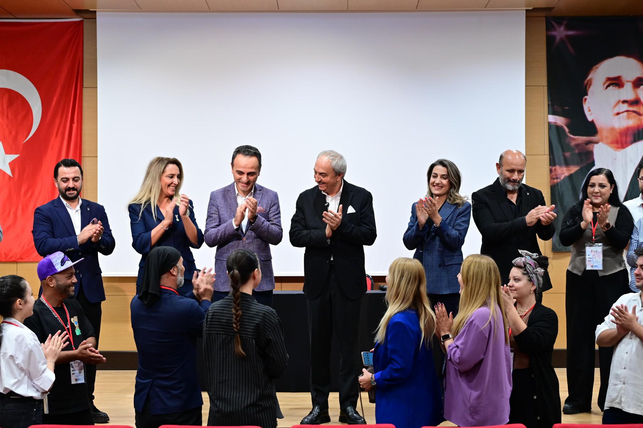 Baskan Kocagozden Kepezin Sanat Emekcilerine Mujde! 3