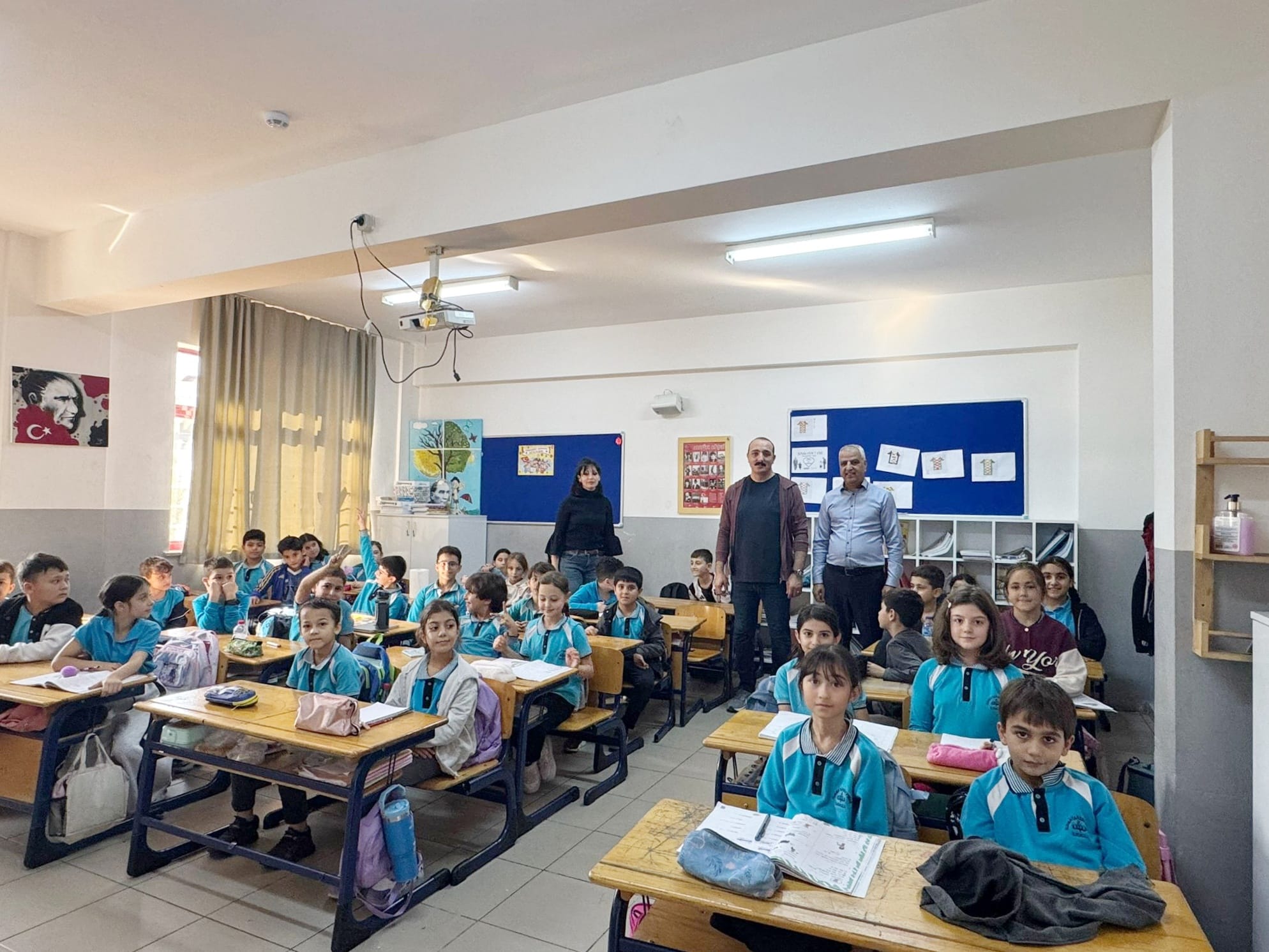 Başkan Kotan İlkokul Zi̇yareti̇nde Öğrenci̇lerle Buluştu (5)