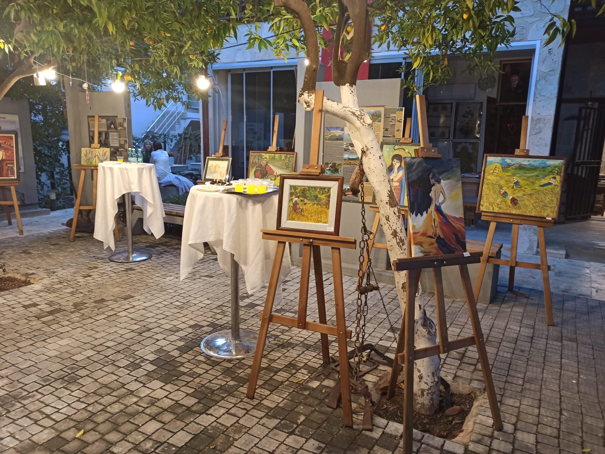 Başkan Topaloğlu Resim Sergisine Katıldı (1)