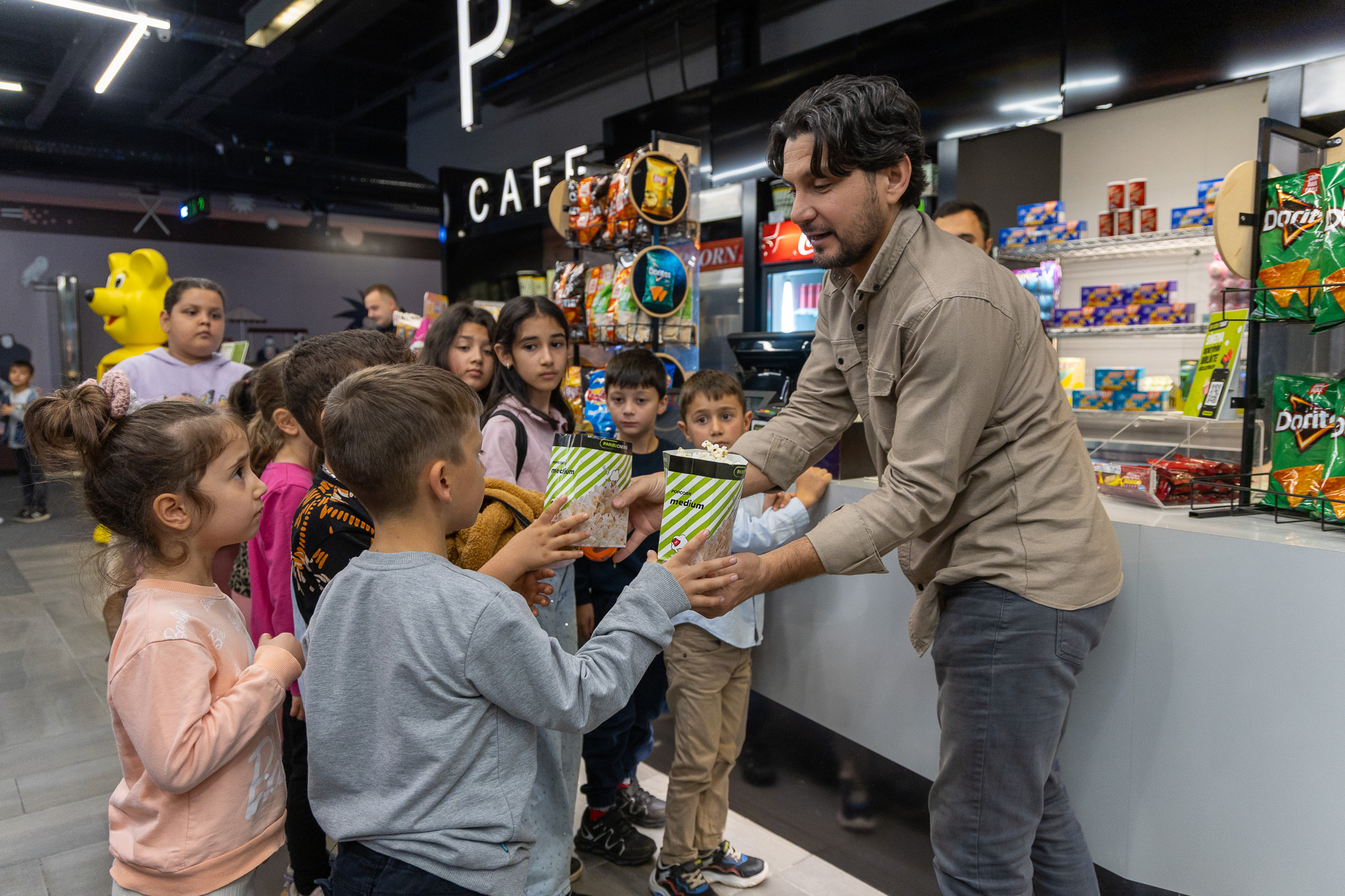 Başkan Vekili Çiçek’ten Çocuklara Sinema Sürprizi (6)