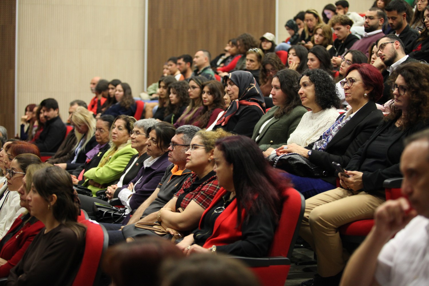 Boşanma Ve Kadına Karşı Şiddet Paneli Düzenlendi (2)