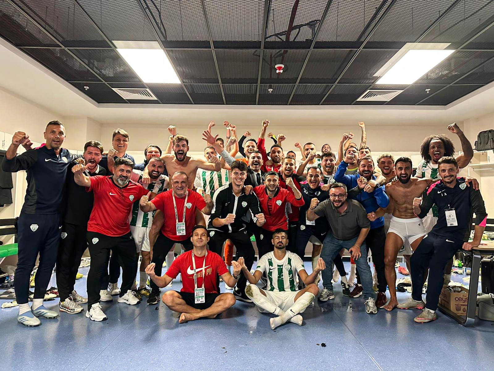 Böyle Bir Takım 100 Yılda Bir Gelir (3)