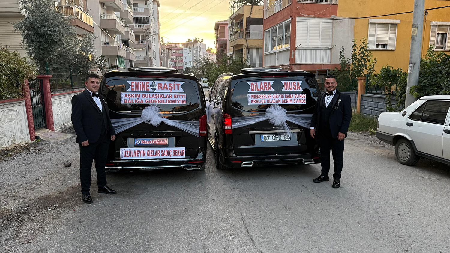 Bu Düğünde Her Şey 'Aynı' (1)