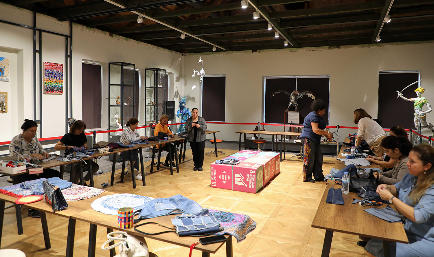 Büyükşehir Belediyesi’nden Yetişkinlere “Eskiden Yeniye” İleri Dönüşüm Atölyesi (16)