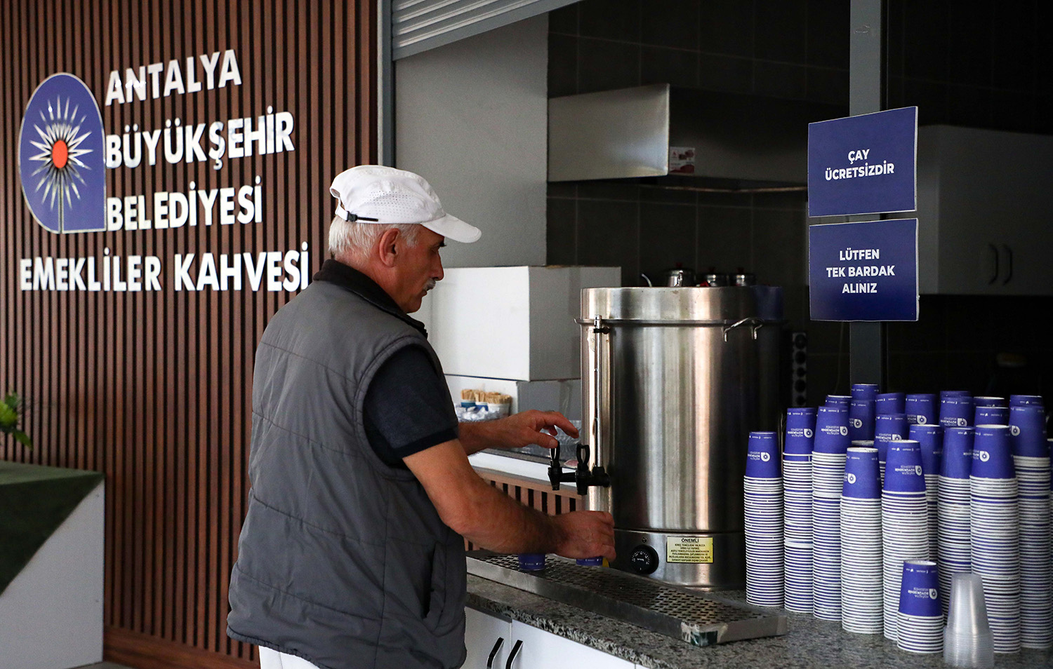 Büyükşehir Belediyesi’nin Emekli Kahveleri Büyük Ilgi Görüyor (14)