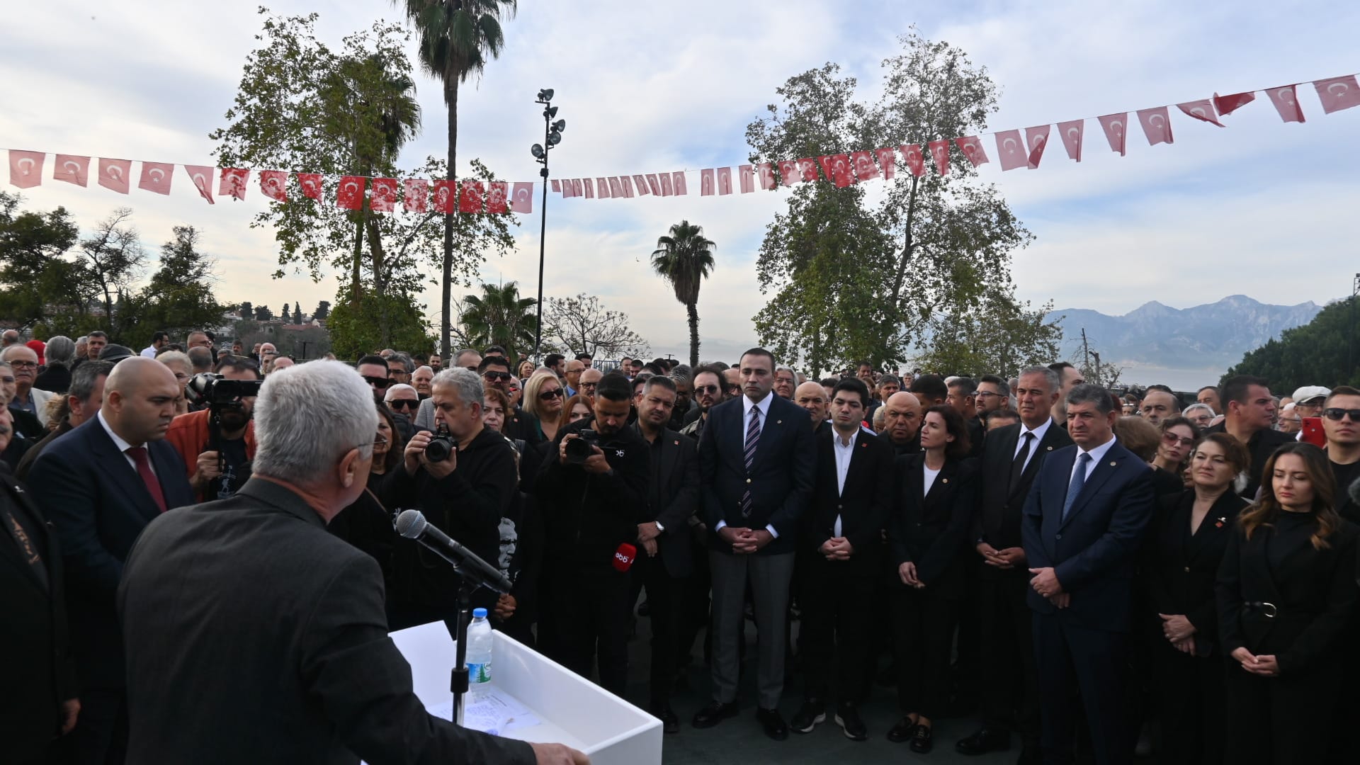 Chp Antalya, Atatürk’ü 87. Yılında Minnetle Andı (1)