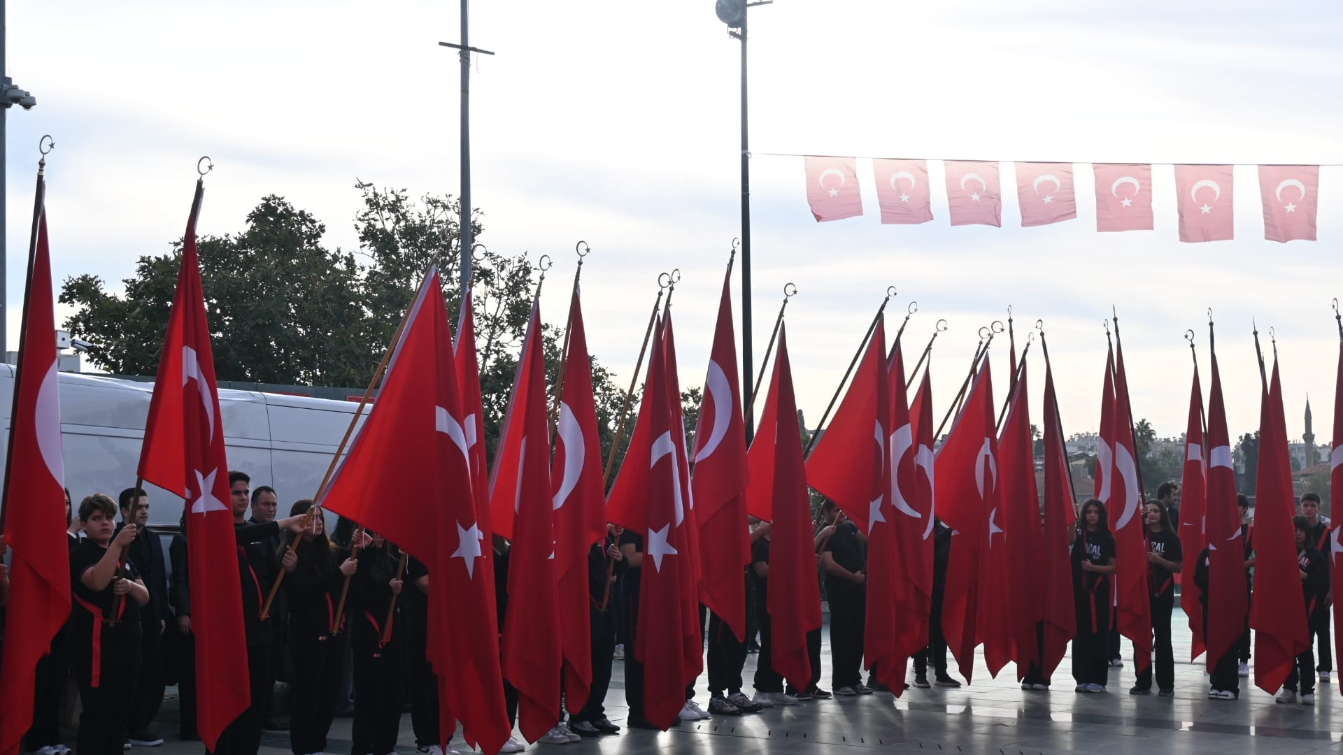 Chp Antalya, Atatürk’ü 87. Yılında Minnetle Andı (11)