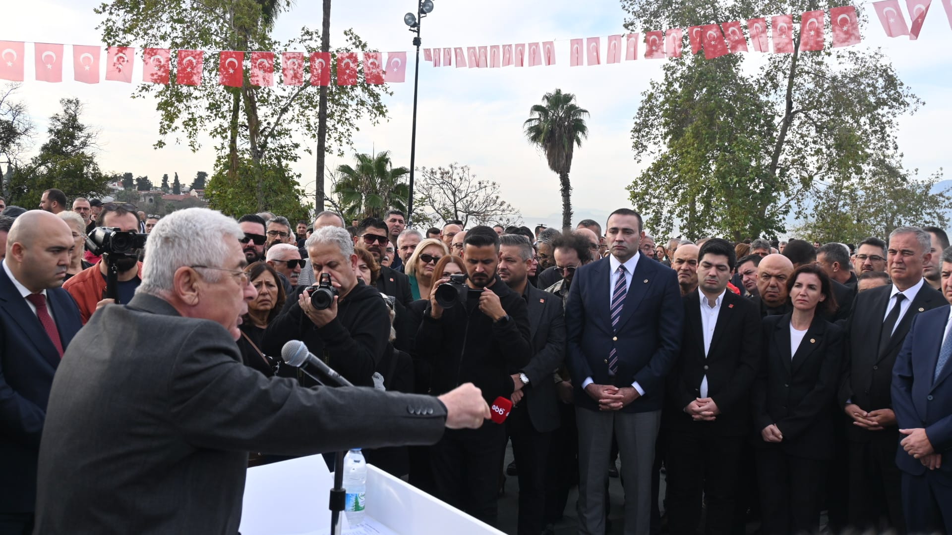 Chp Antalya, Atatürk’ü 87. Yılında Minnetle Andı (4)