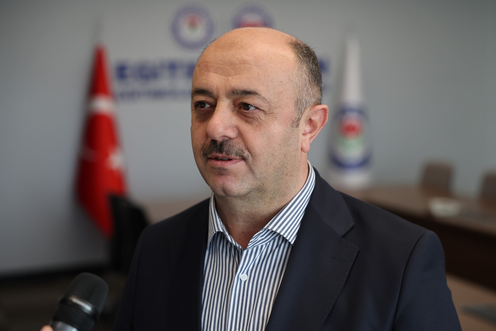 Cinayet Oyunlarina Egitim Sendikalarin 1040067 308652 (Large)