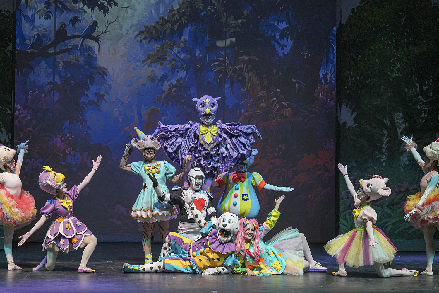 ‘Dino Ormanı’ Ile Miniklerin Neşeli Sesleri Sahneyi Doldurdu (5)