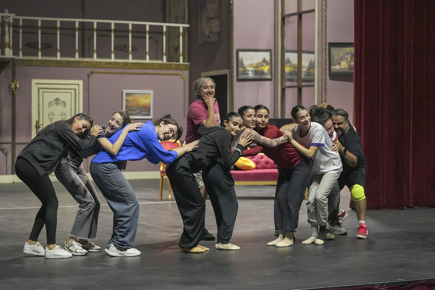 Dünya Prömiyeri ‘Dino Ormanı’ Sahneye Çıkıyor (7)