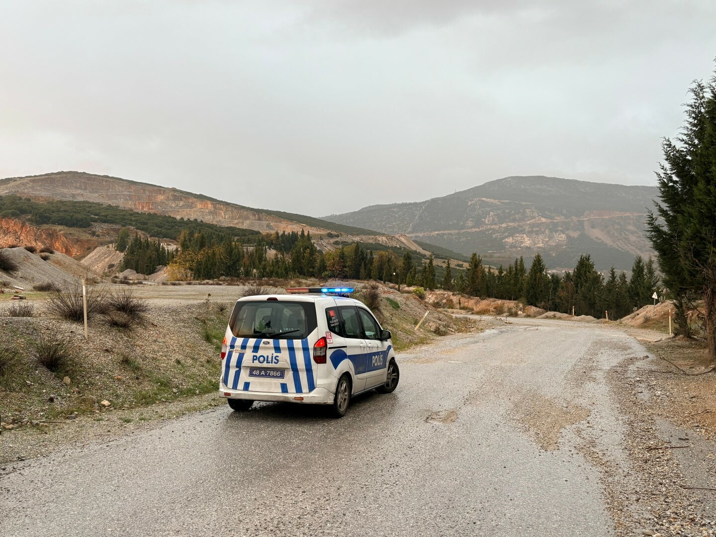 Dustu Sanilan Parasutcu Evinde Bulundu (1)