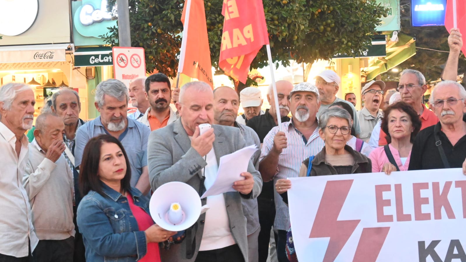 Emek Ve Demokrasi Gucleri Elektrik Tepkisi (2)