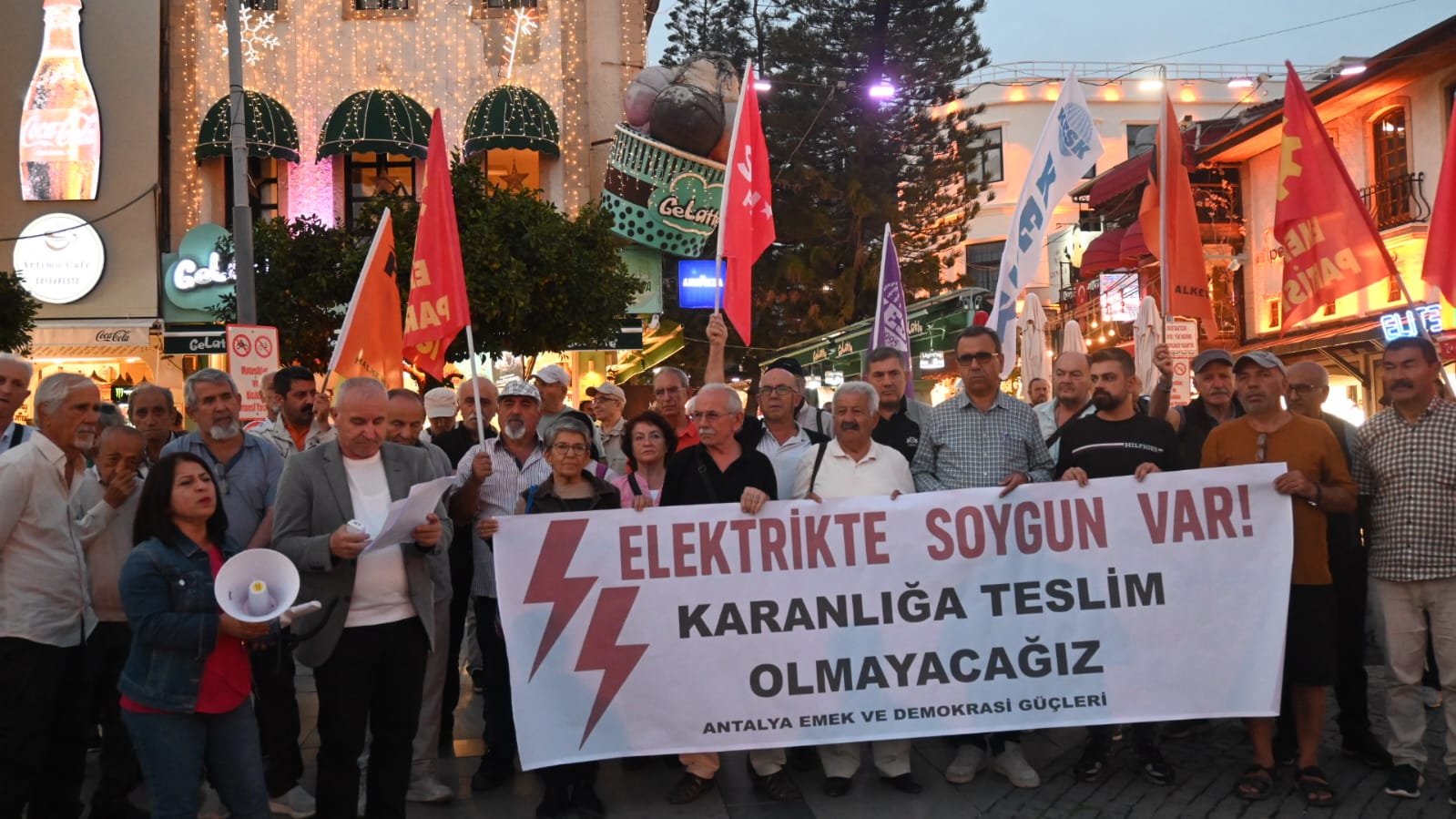 Emek Ve Demokrasi Gucleri Elektrik Tepkisi (3)