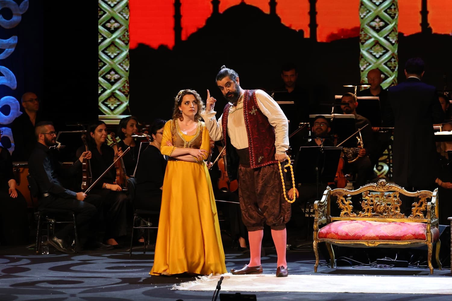 F E S T I V A L D E S A R A Y D A N K I Z K A C I R M A G E C E S I 1002059 297338