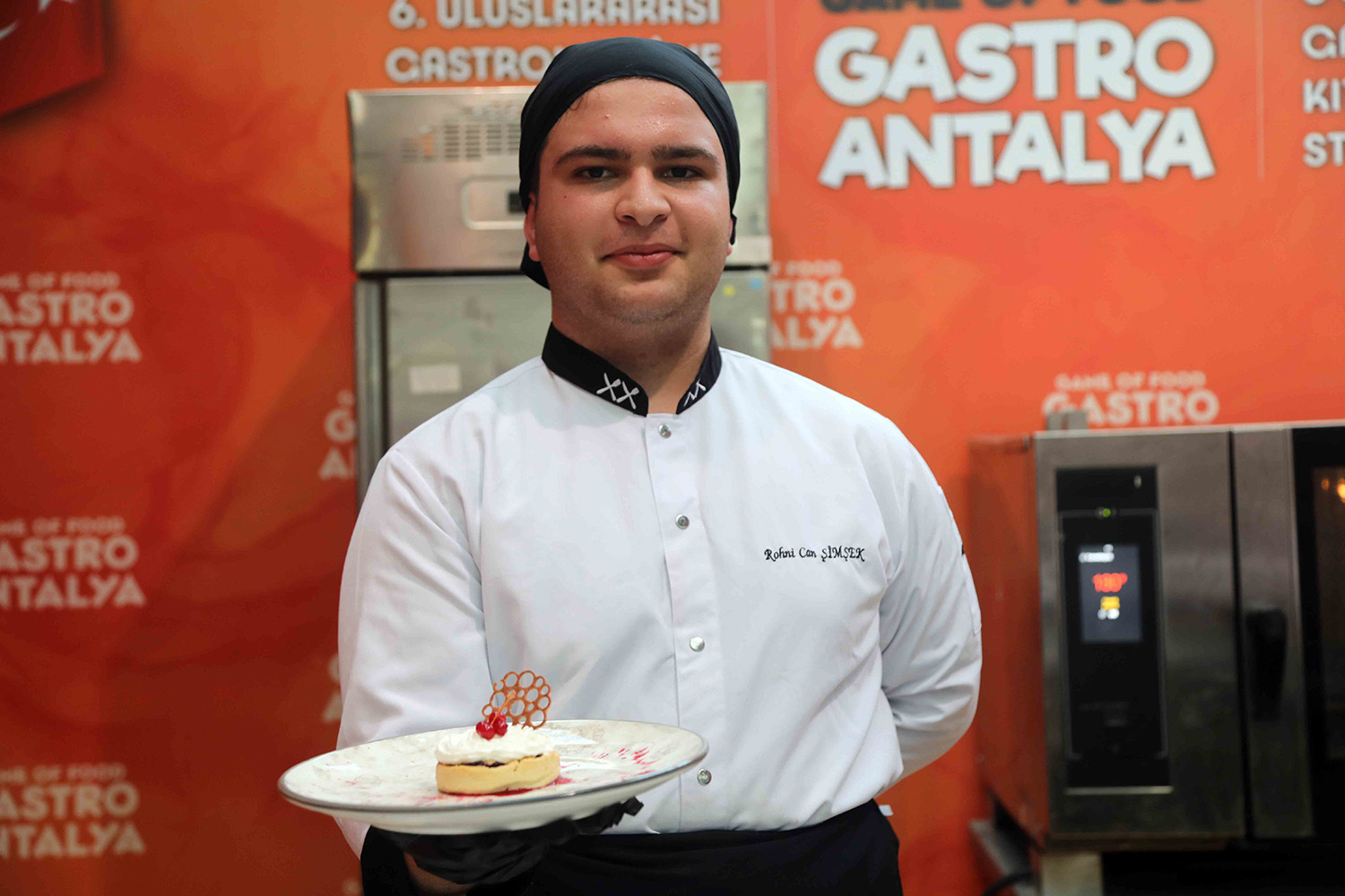 G E L E C E G I N S E F L E R I G A S T R O N O M I K A R I Y E R L E R 1030329 305697