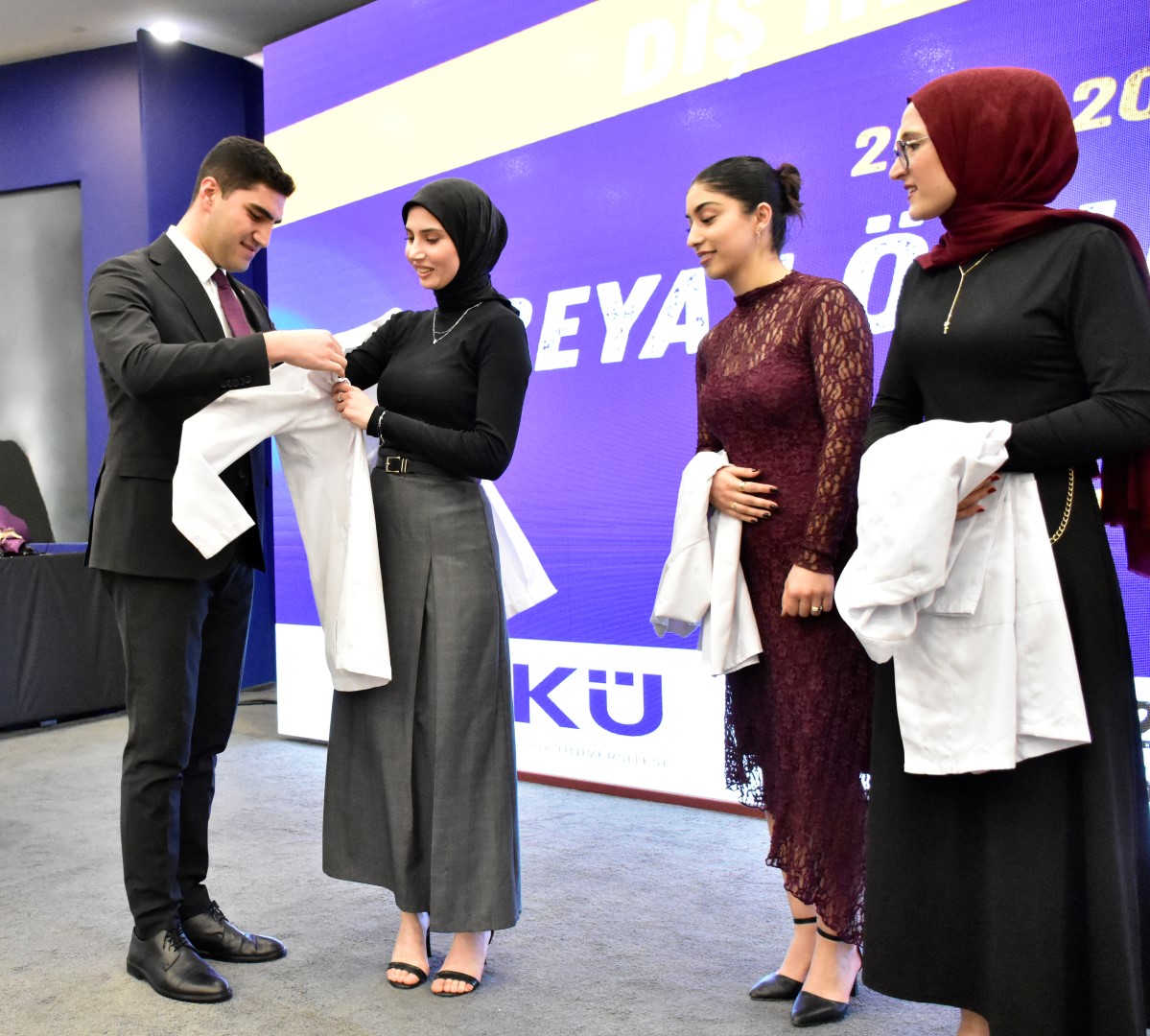 Gelecegin Dis Hekimleri Onluk Giydi 1029077 305342 (Large)