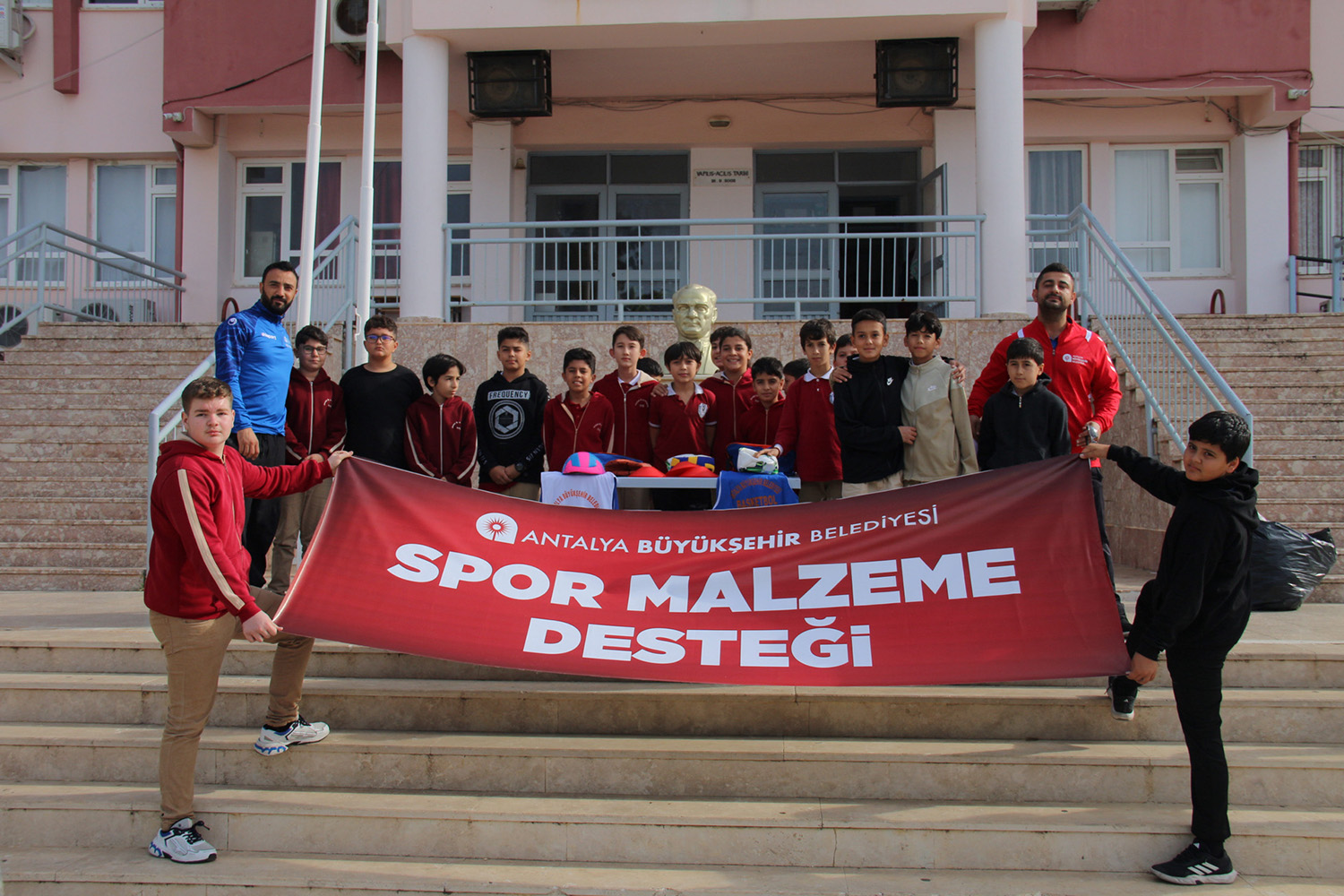 Geleceğin Sporcularına Malzeme Desteği (2)