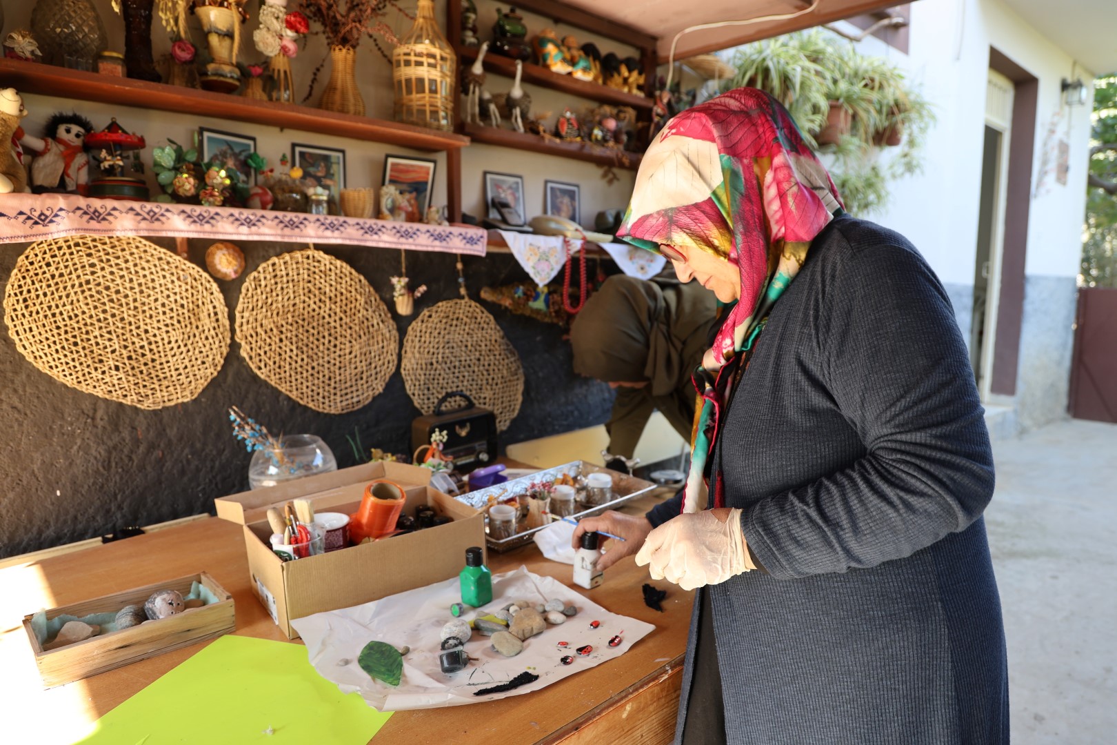 Halk Eğitimden Emekli Oldu Atıkları Evinde Sanata Dönüştürdü (3)