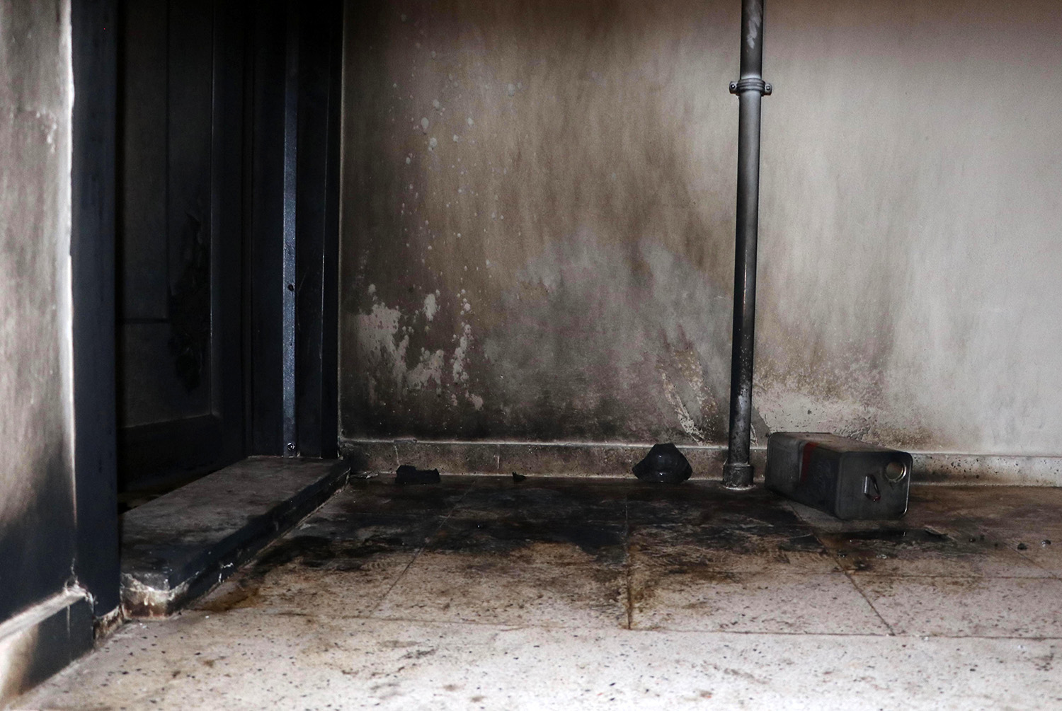 K O M S U S U N A E L E K T R I K L I T U Z A K K U R U P O L D U R M E 997685 295992