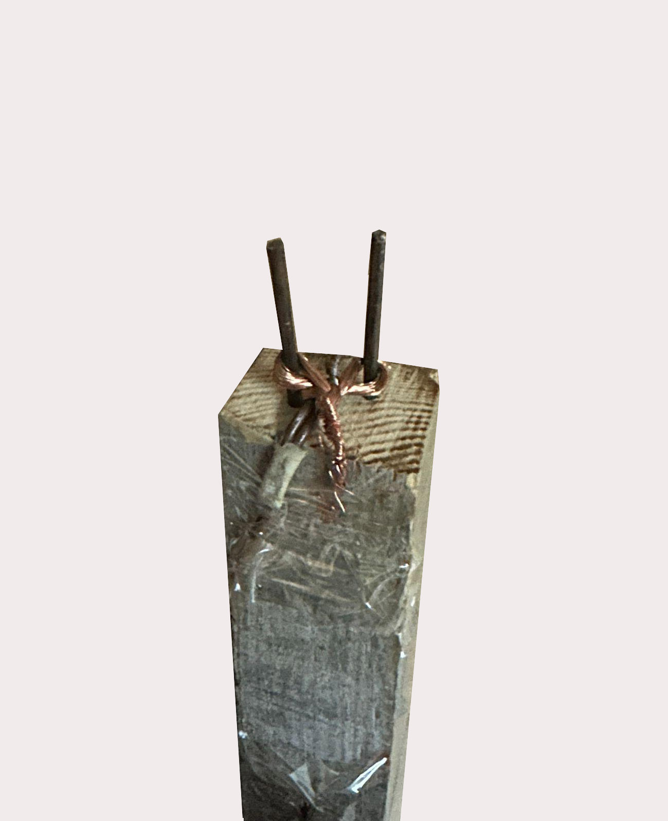 K O M S U S U N U N E V I N I N K A P I S I N A E L E K T R I K L I D U 1022194 303312