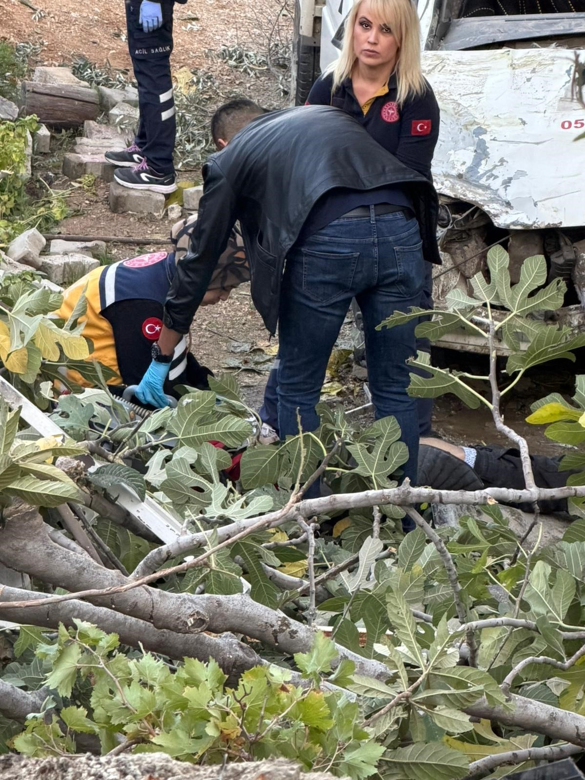 Kamyonet Evin Bahcesine Uctu (1)