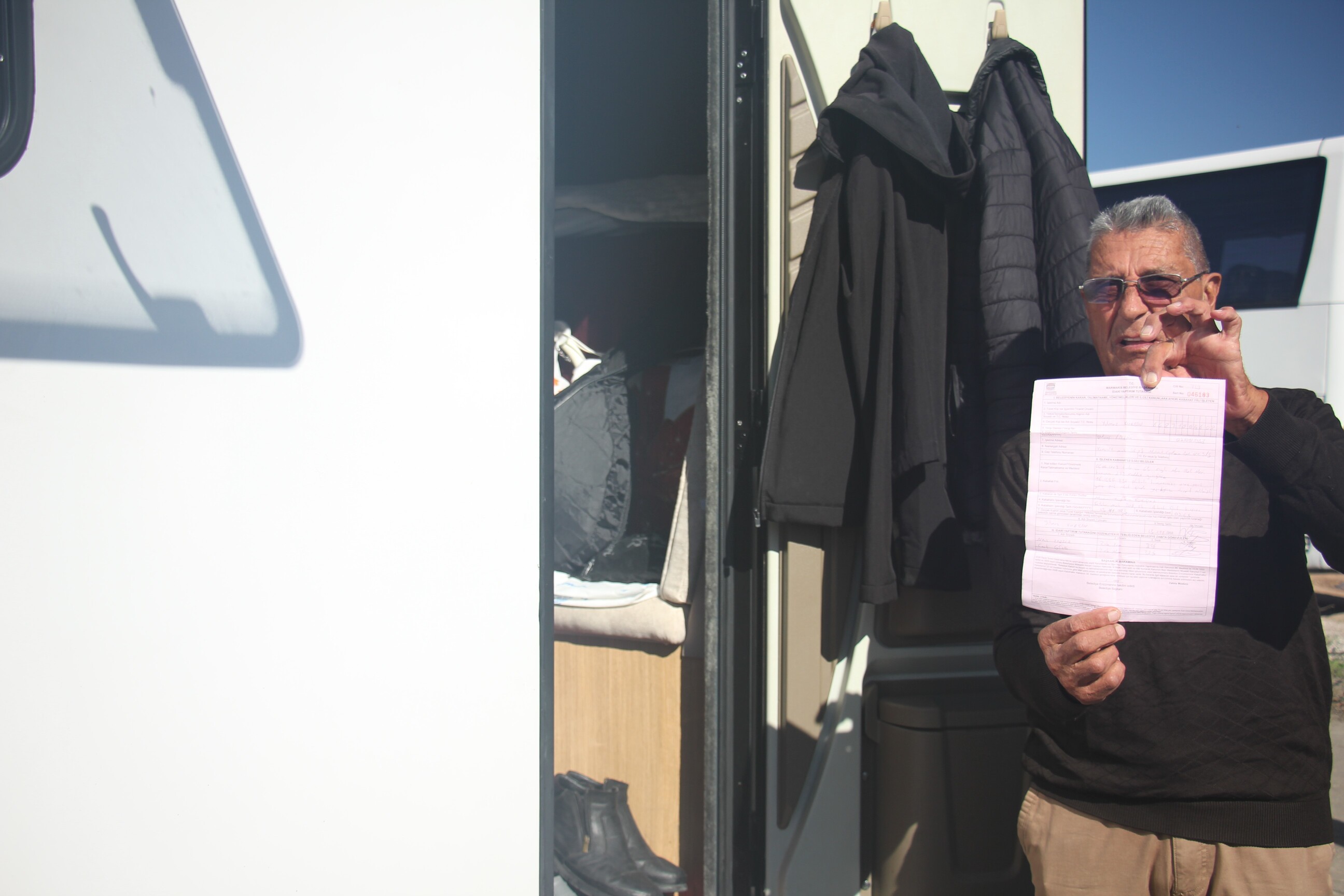 Karavanda Yasayan Adama Barinma Tutanagi (1)