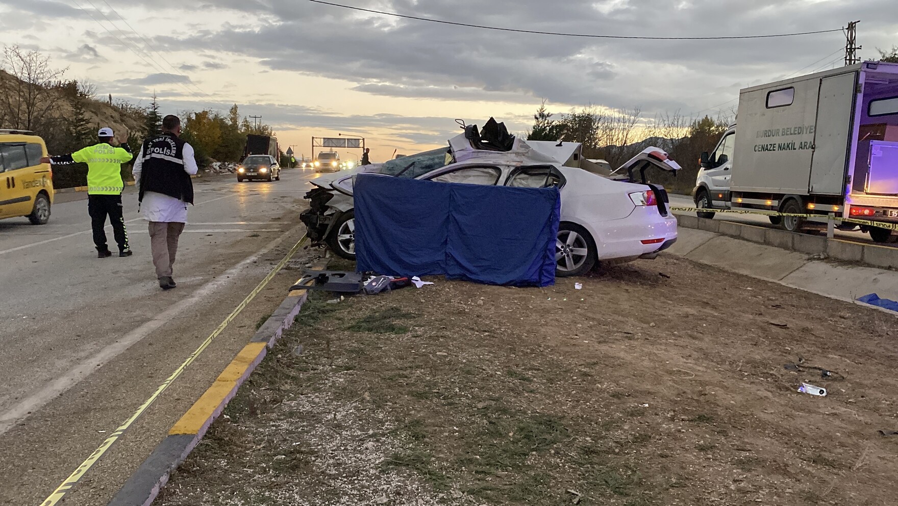 Kavsaga Hizli Giren Tir Oromobile Carpti (3)-1