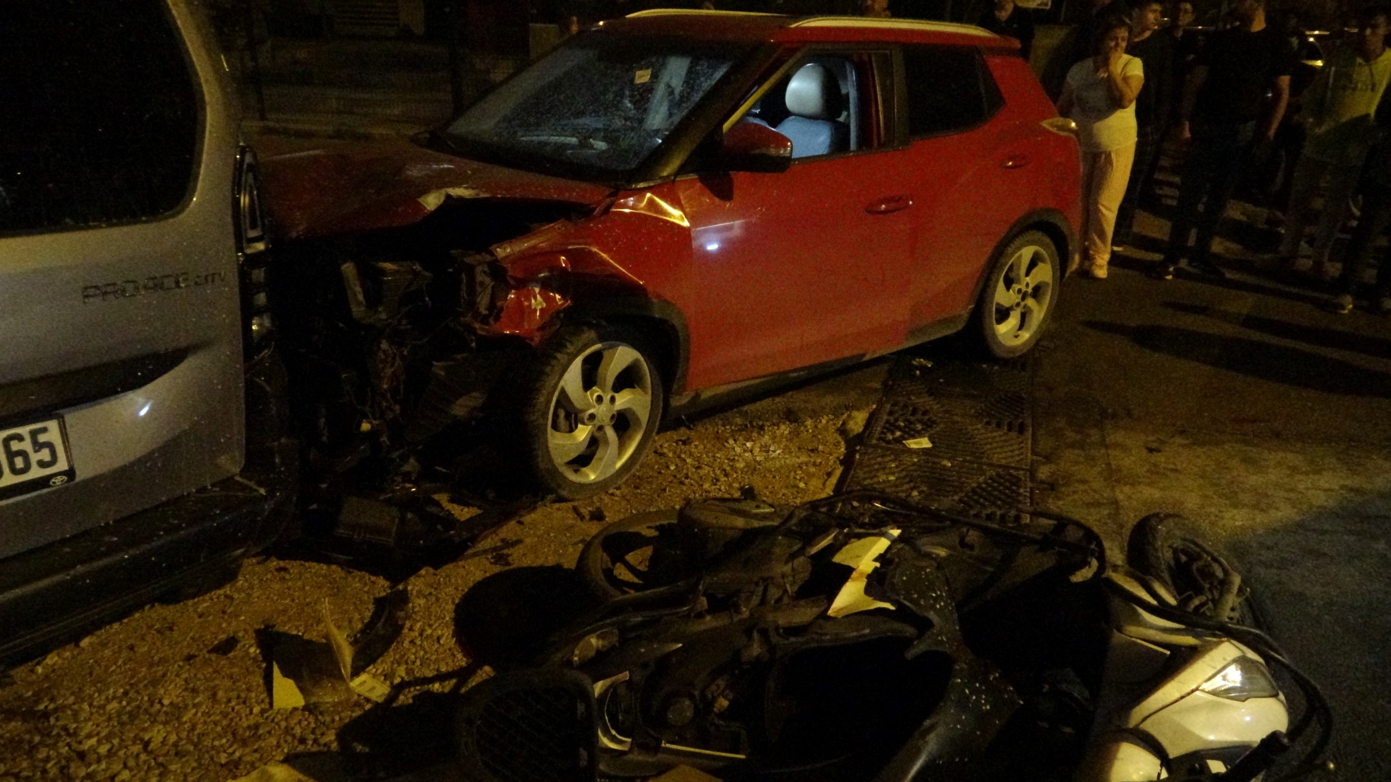 Kazada Yaralanan Motosikletlinin Feryatları Mahalleyi Inletti (3)