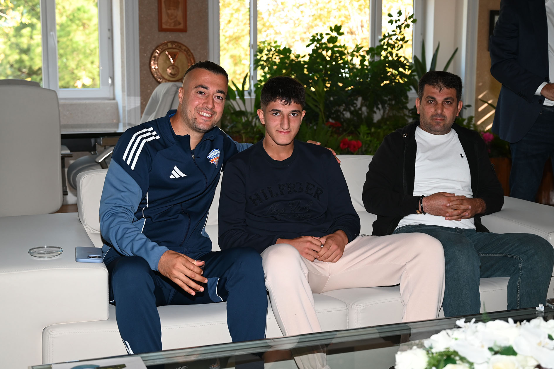Kemer Belediyespor Bir Futbolcuyu Daha Transfer Etti (4)