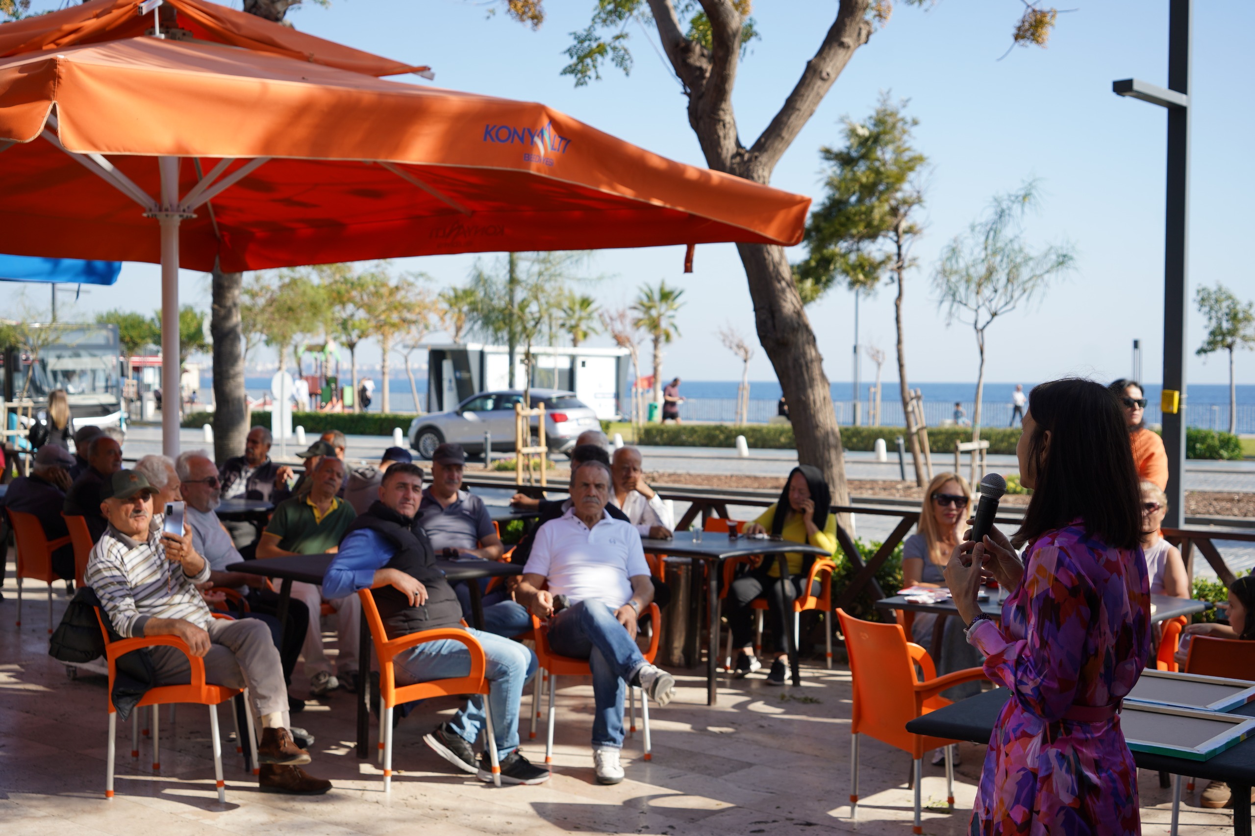 Konyaalti Beledi̇yesi̇’nden Kadina Yöneli̇k Şi̇ddete Karşi Farkindalik Çalişmasi (2)