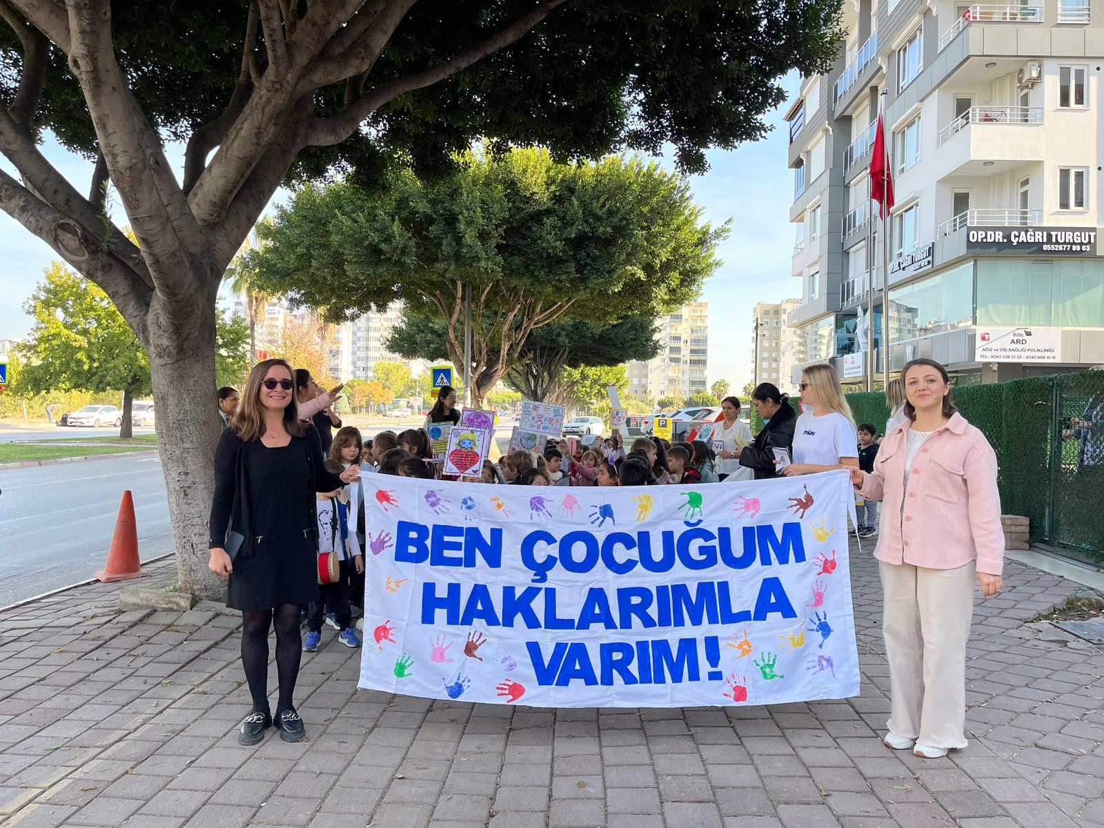 Konyaalti’nin Mi̇ni̇kleri̇ Haklari İçi̇n Yürüdü (6)