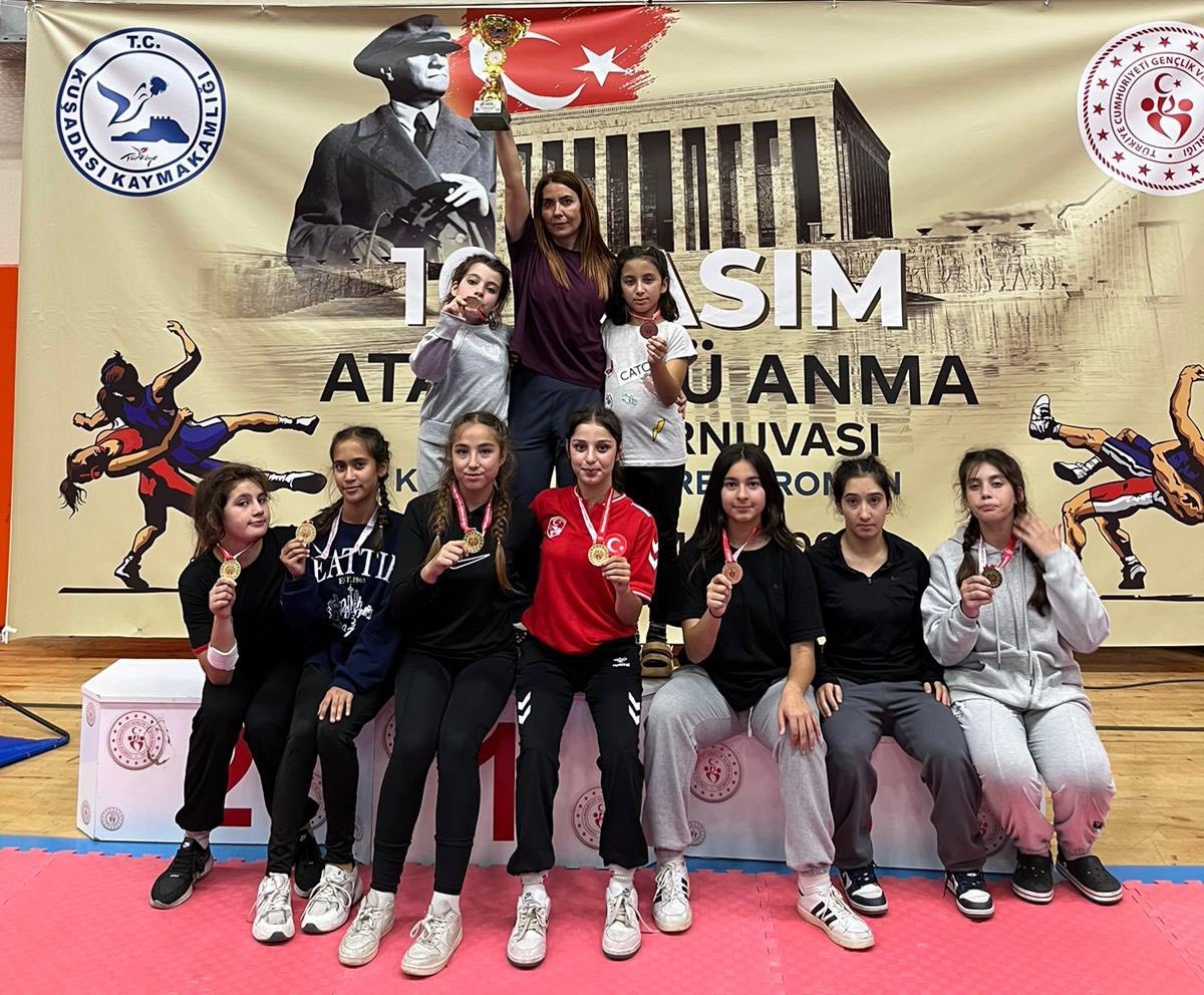 Köyceğizli Güreşçi Kızlar Madalyaları Topladı (2)